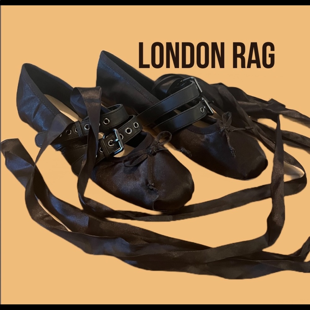 London Rag Edgy Ballet Flats (Size 8)